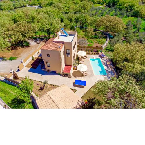 3 Bedroom Villa with Private Pool, Armenoi, Crete