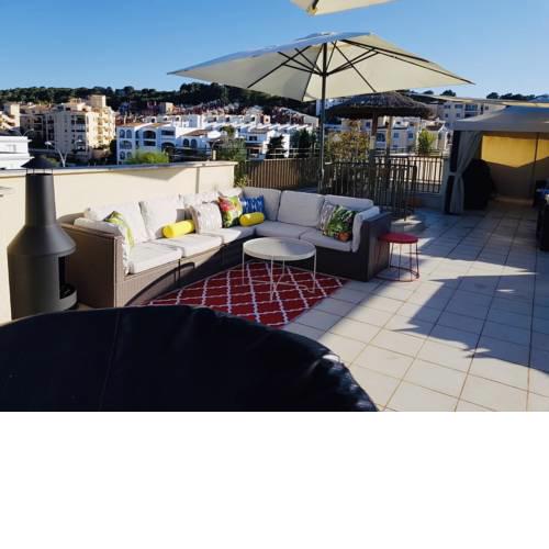 3 Bedroom with Rooftop Terrace & Jacuzzi
