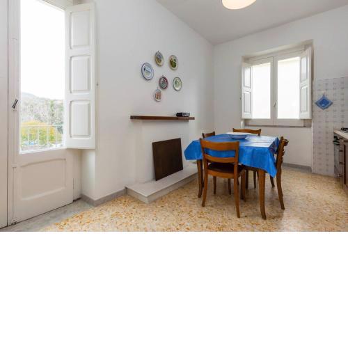 3 bedrooms appartement with enclosed garden and wifi at Ceraso