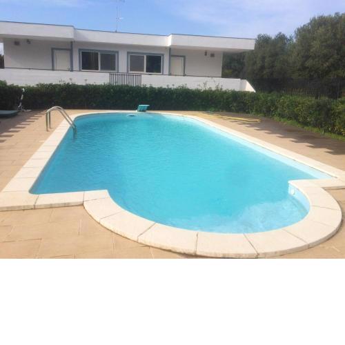 3 bedrooms appartement with shared pool enclosed garden and wifi at Bari 5 km away from the beach