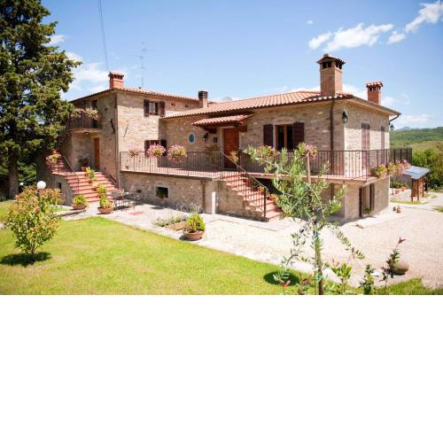 3 bedrooms appartement with shared pool enclosed garden and wifi at Caprese Michelangelo