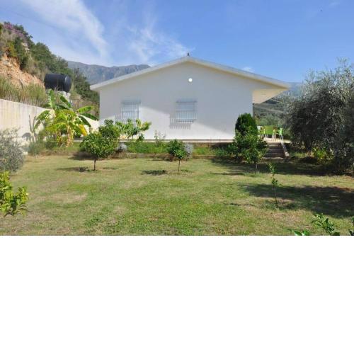 3 Bedrooms Holiday Home