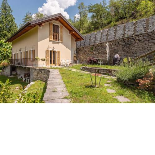 3 bedrooms house with furnished garden and wifi at Montecrestese VCO