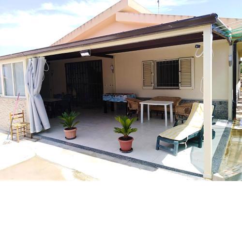 3 bedrooms house with sea view and enclosed garden at Menfi 1 km away from the beach