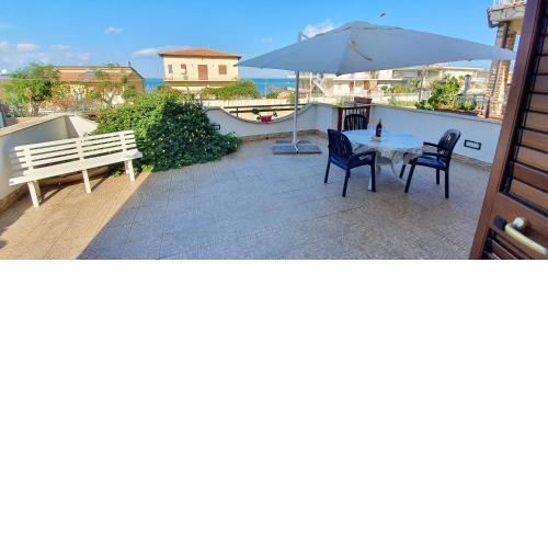 3 bedrooms house with sea view terrace and wifi at Alcamo