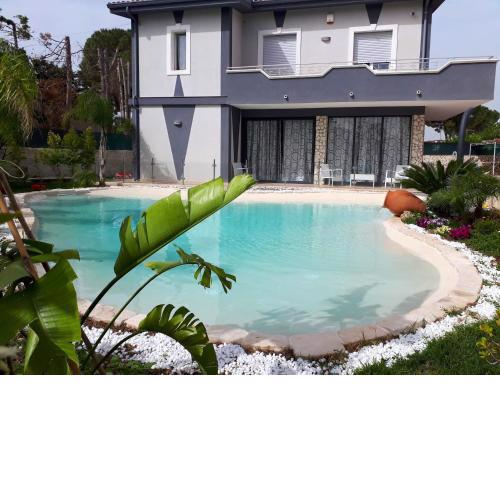 3 bedrooms villa at Fontane Bianche 200 m away from the beach with sea view private pool and enclosed garden