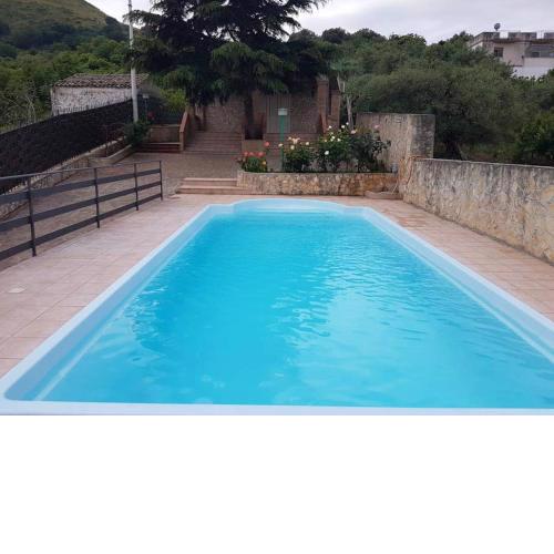3 bedrooms villa with private pool and wifi at Caccamo