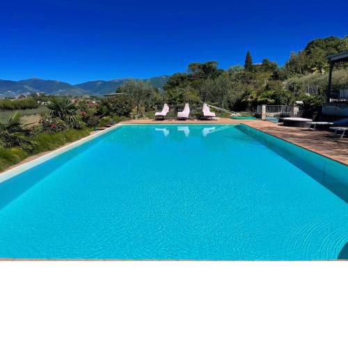 3 guests apt Spoleto Pool site - With infinity pool, extensive grounds