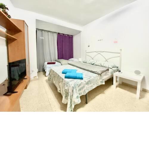 3 Private room in the center by the sea, wifi