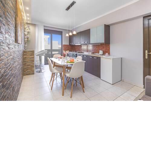3. Sea view modern apt. for 4 in central Rhodes!