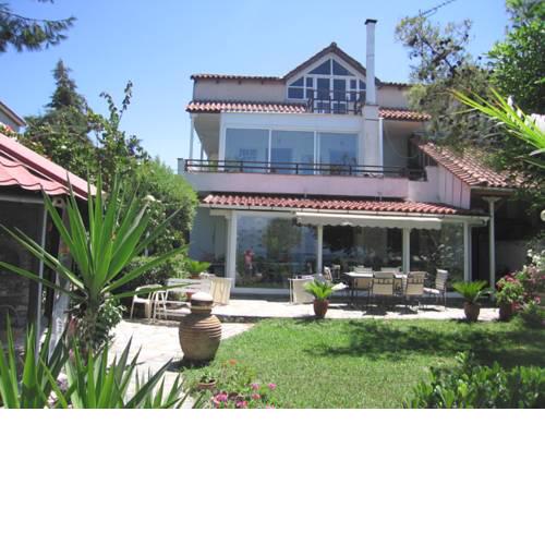 3-Zimmer-Villa-Apartment am Strand mit Meerblick