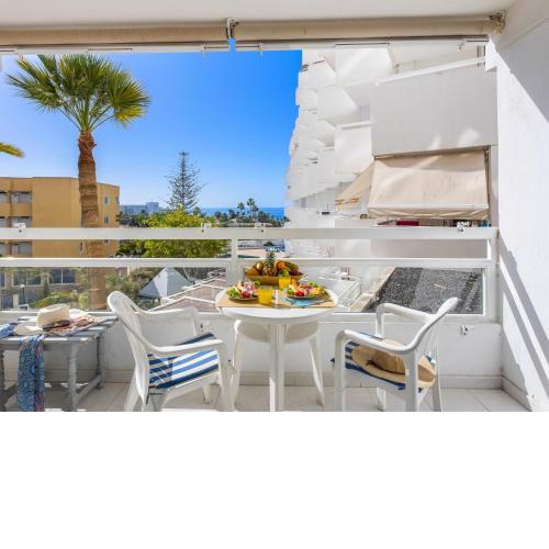 301 Great location compact studio, CLOSED POOL