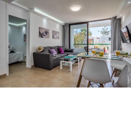 304 First Floor Quite Bungalow Terrace & Pool