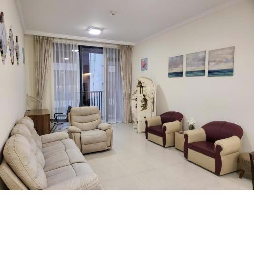 315 Furnished one bedroom apartment with balcony available for short term stay