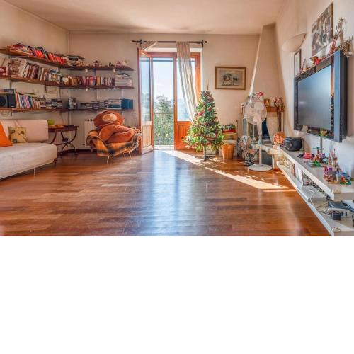 35 min da Firenze -Spazioso Appartamento in collina