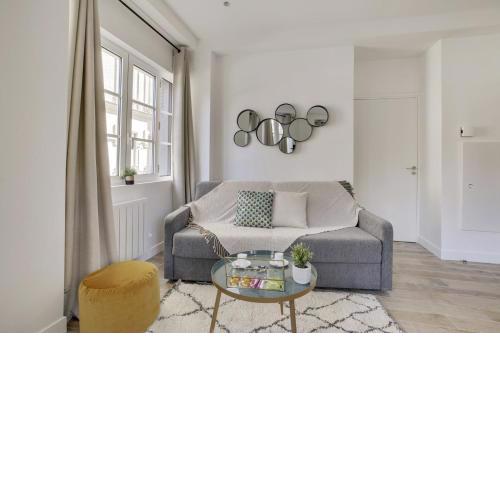 351 Suite Jean Yves Great Studio PMR Paris