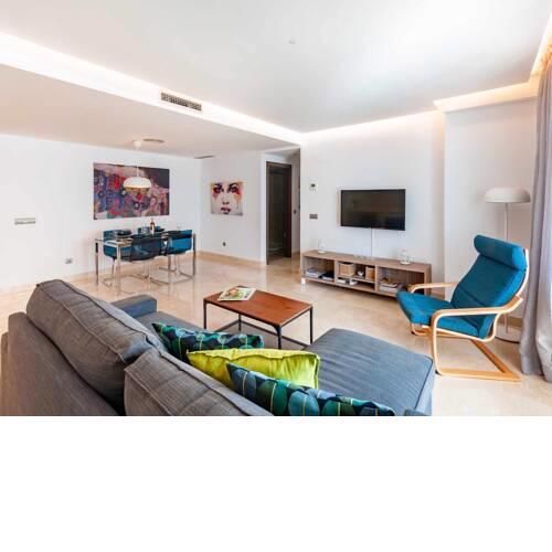 38 - Modern 2 bed apartment in Urb. Aqua with pool views. Close to the beach and town center