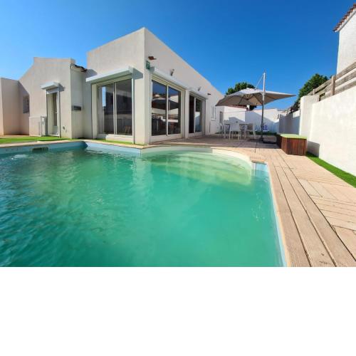 389-villa de standing con piscina privada