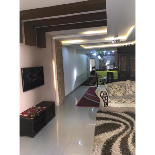 شقه بالكامل مفروش 3غرفه للايجار بحدائق الاهرام بجوار المتحف والاهرامات