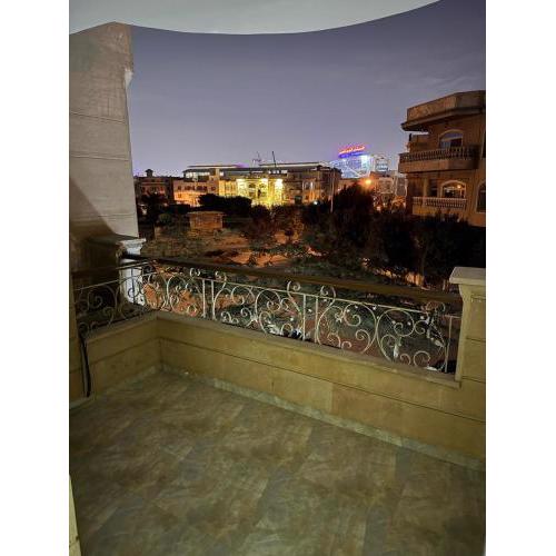 شقه 3 غرف بفيلا