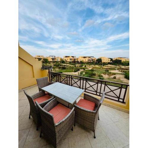 3BR Beachside Chalet Einbay Lux Beach & Pools