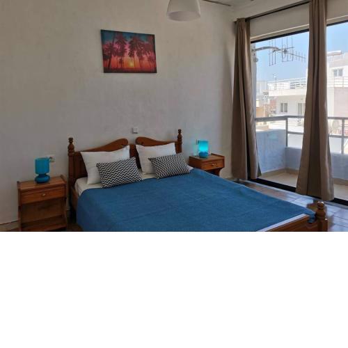 3rd floor appartment close to beach & inside town