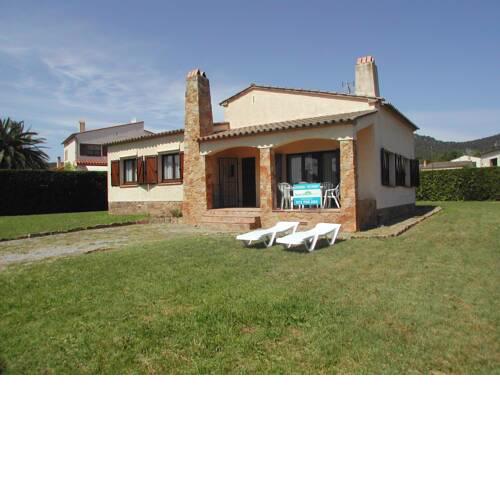 4 bedroom holiday home