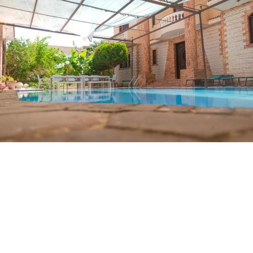 4 Bedroom superior family villa with private pool, 3 min from beach Abu Talat