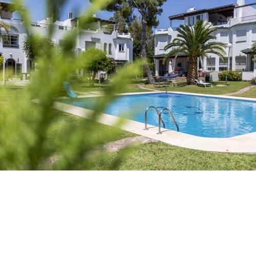 4 bedroom townhouse 1st line Los Naranjos Golf course