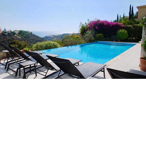 4 bedroom Villa Thrasos with private infinity pool, Aphrodite Hills Resort