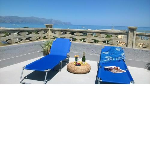 4 bedrooms appartement at Alcamo 100 m away from the beach with sea view terrace and wifi