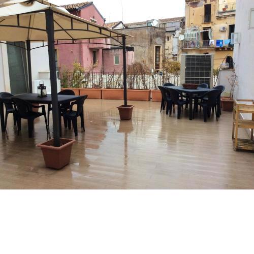 4 bedrooms appartement with city view furnished terrace and wifi at Catania 3 km away from the beach
