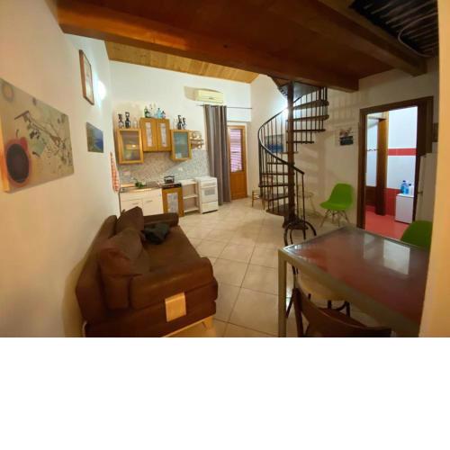 4 bedrooms house with city view balcony and wifi at Palermo 5 km away from the beach