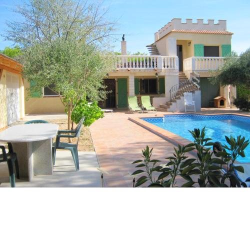 4 bedrooms villa with private pool and wifi at Les Tres Cales 2 km away from the beach