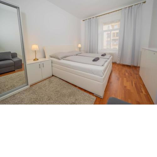 4 Bob's Apartments - 3 bedrooms, King size beds
