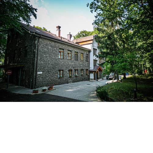 4 Évszak Hegyihotel