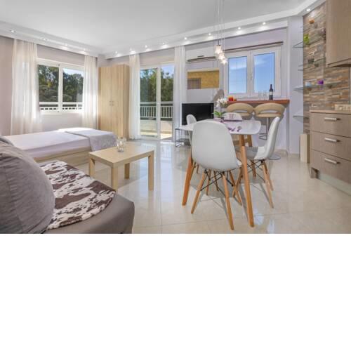 4. Sea view luxury suite for 4 in Rhodes centre!