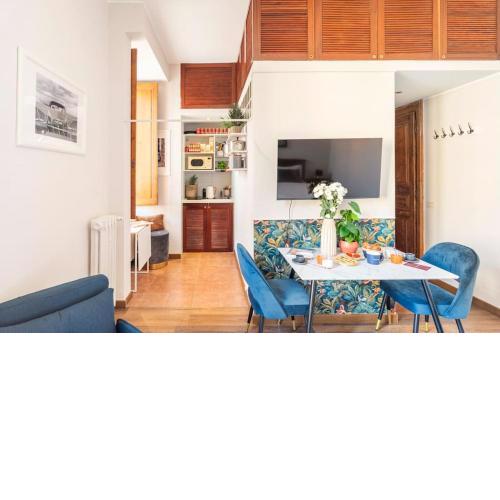 4 Townhouse by the Spanish Steps