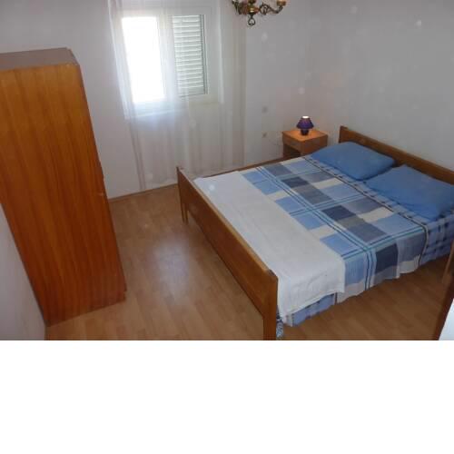 4 Two bedroom apartments - private parking - 150 m to sand beach