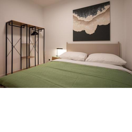 42 m2 central bright apartment with a terrace