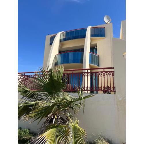 5 bedroom relaxing villa with sea view