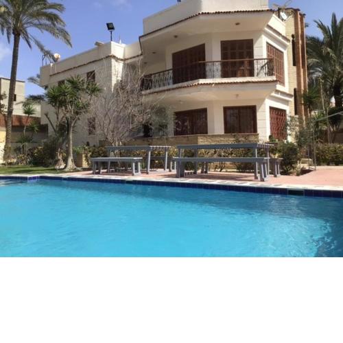 5 bedroom superior family villa with private pool and new AC