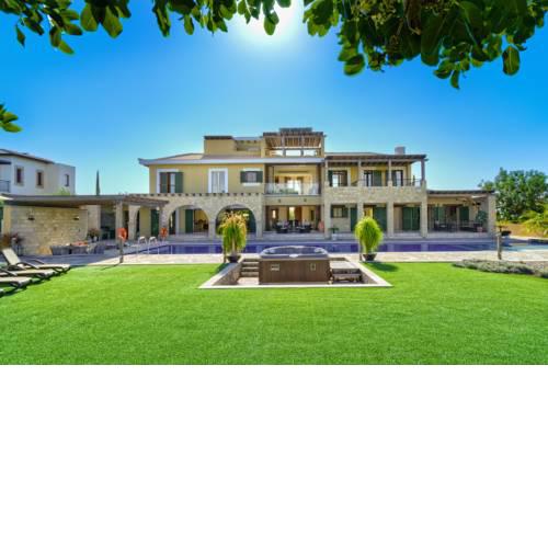 5 bedroom Villa Rio with large private pool and hot tub, Aphrodite Hills Resort
