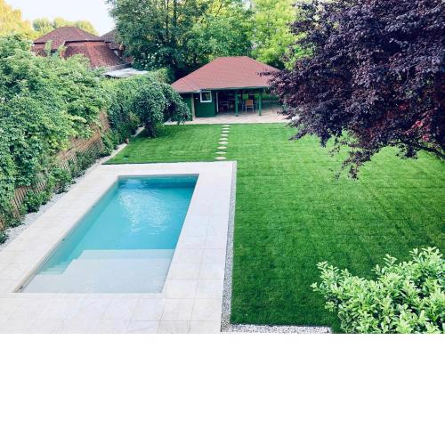5 bedroom villa very close to Balaton