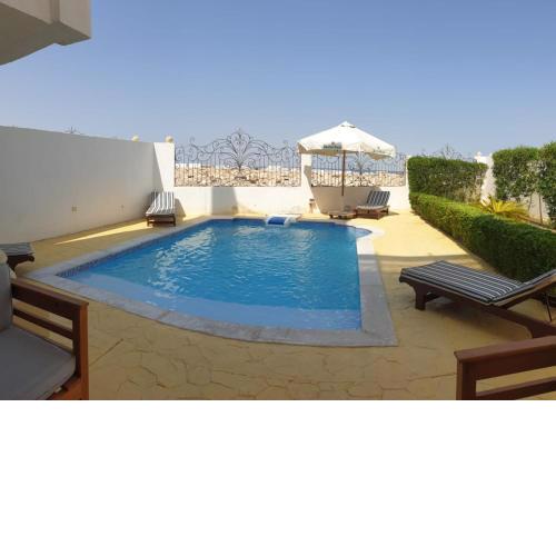 5 Bedroom Villa With Pool and Hot Tub