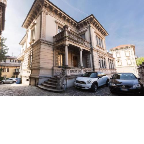 (5 bedrooms) 3 Seasons Villa on Como Lake