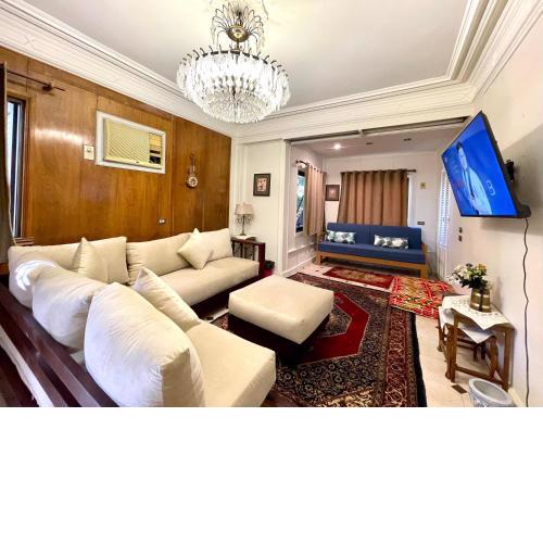 5-Min to Nile 1BR Spacious Apt in Maadi