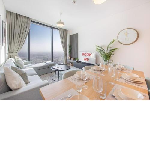 50% DISCOUNT GIVEN! 2bed apartment & beach access!
