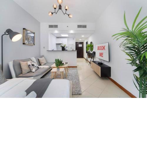 50% DISCOUNT GIVEN! Awesome studio close to lots