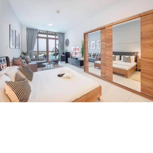 50% DISCOUNT GIVEN! Fabulous studio on the water!!